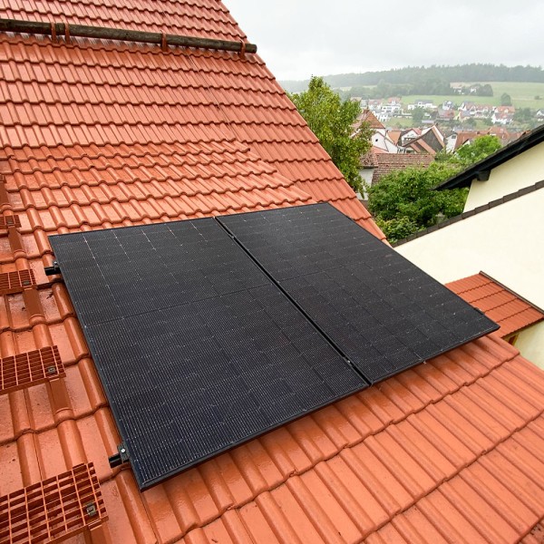 MAINGAU Solar Roof DUO 830 W + 5m Schuko